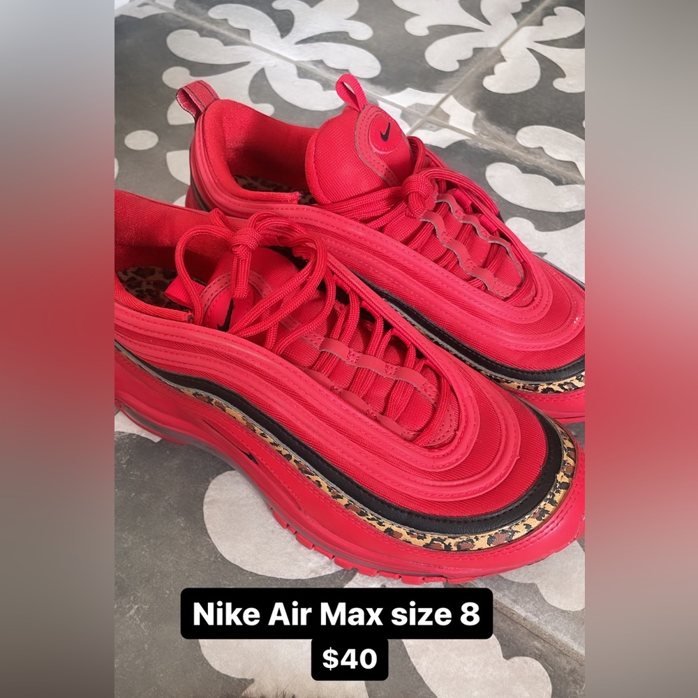 Nike air max - Red with cheetah detail trim